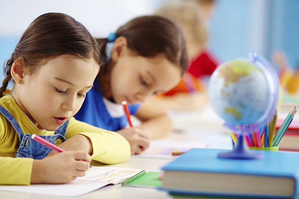 آموزش زبان به کودکان 8 ساله